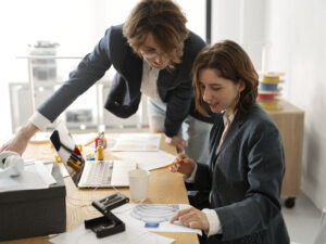 CREACIÓN DE EMPRESAS Y MICROEMPRESAS